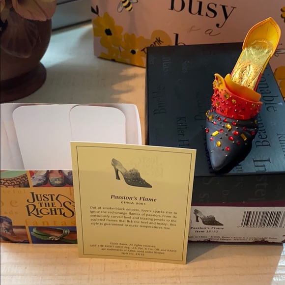 JTRS Passion’s Flame Just the Right Shoe Circa 2001 miniature collectible - Picture 2 of 9